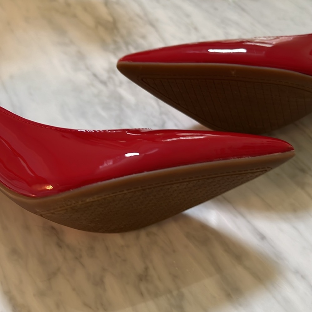 Jessica Simpson Elegant Red Patent Women's Pumps - Picture 4 of 8